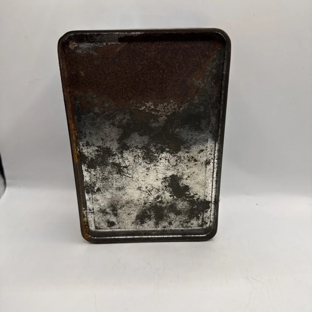 Old French Metal Tin Sur La Place De Pleyben‎ Vibrant Colors 7x5